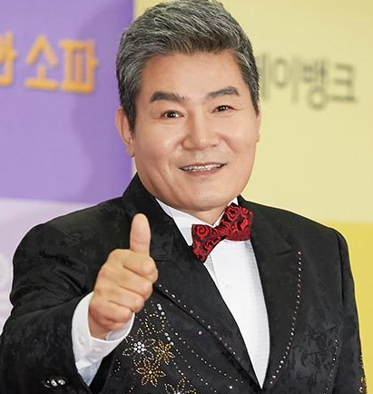 진성 프로필 고향 나이 가족 종교 키 본명-24 진성 프로필 고향 나이 가족 종교 키 본명-24