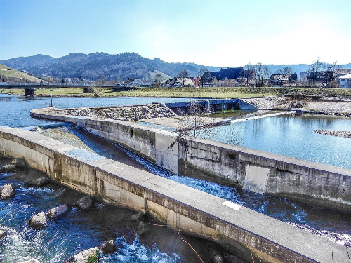 산업 및 생활 폐수 관리와 정수 기술의 환경적 영향