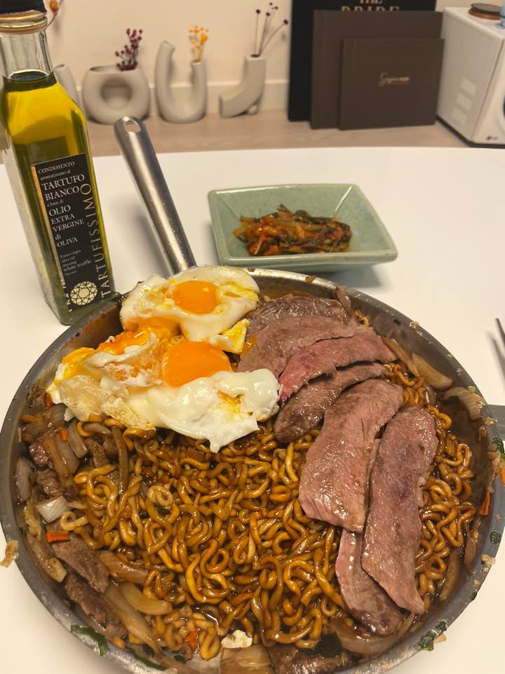살치살 짜파구리 완성
