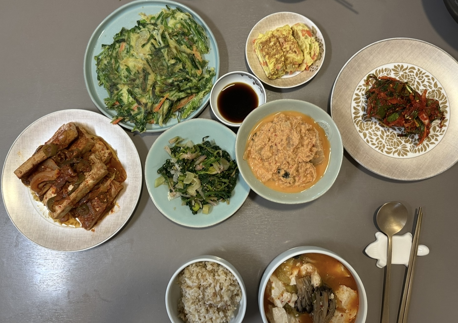 김치/시금치나물, 계란/두부, 밥 순서대로 먹는 나의 저녁메뉴