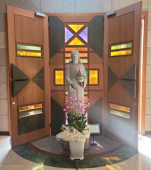 양천성당 성모상