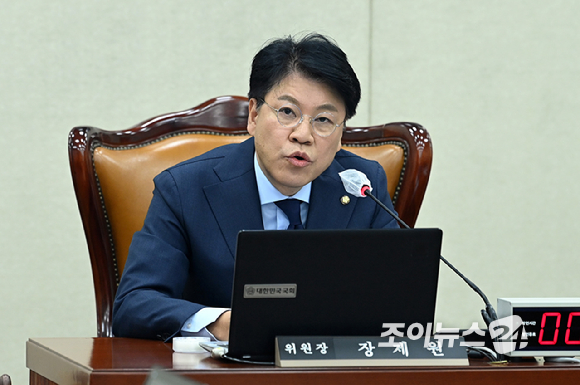 장제원 국회 행정안전위원장이 16일 오전 서울 여의도 국회에서 열린 행정안전위원회 전체회의에서 발언하고 있다. [사진=조이뉴스24 포토DB]