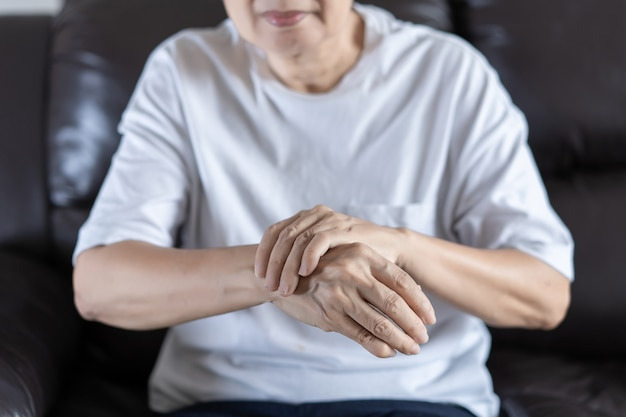 퇴행성관절염 원인, 증상, 예방, 치료방법