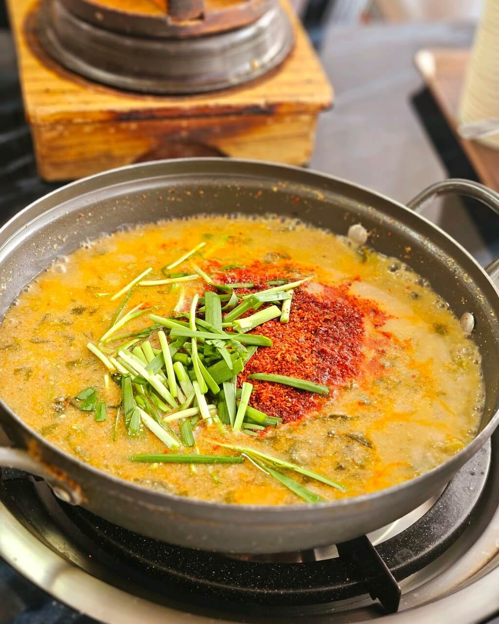 생생정보 2365회 오늘 또 방문! 코미디언 이용식의 단골집 경기도 고양시 맛집 &amp;#39;종화네 돌솥 추어탕&amp;#39; 