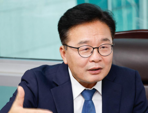 김우영 국회의원 프로필