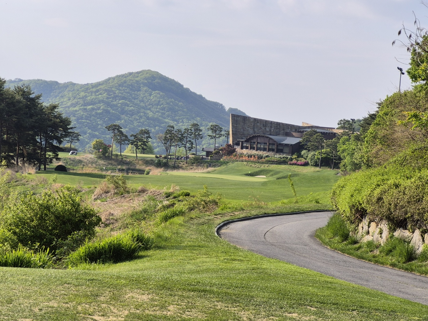 골프 코스 – 전략성과 아름다움을 겸비한 라운딩