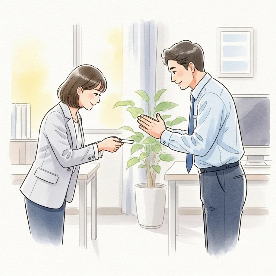 사무실에서 예의 바르게 인사 나누는 직장인