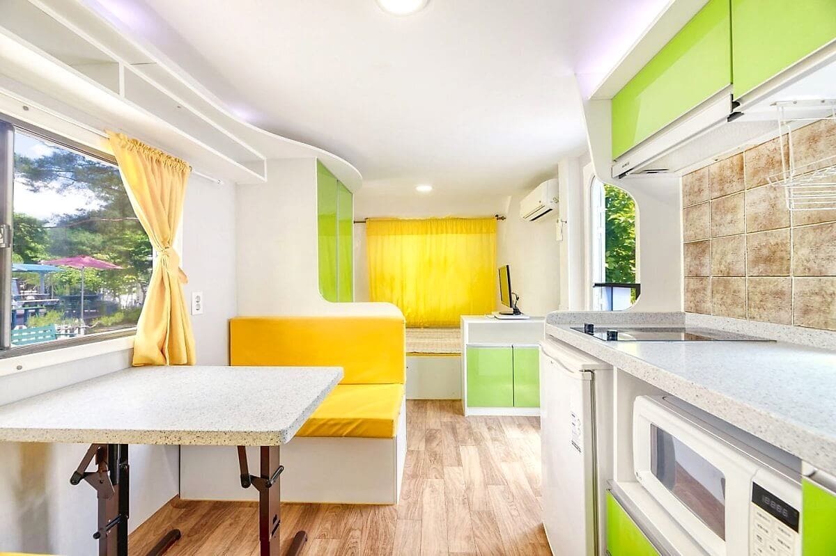 가평 동화카라반 캠핑장 카라반