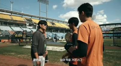 TVING 오리지널 스포츠 시리즈 퍼펙트 리그 2024 KBO 리그 성공 &amp; 흥행 분석 공개일 시청 방법 출연진 내용 정민철 이대호 이종범 박재홍