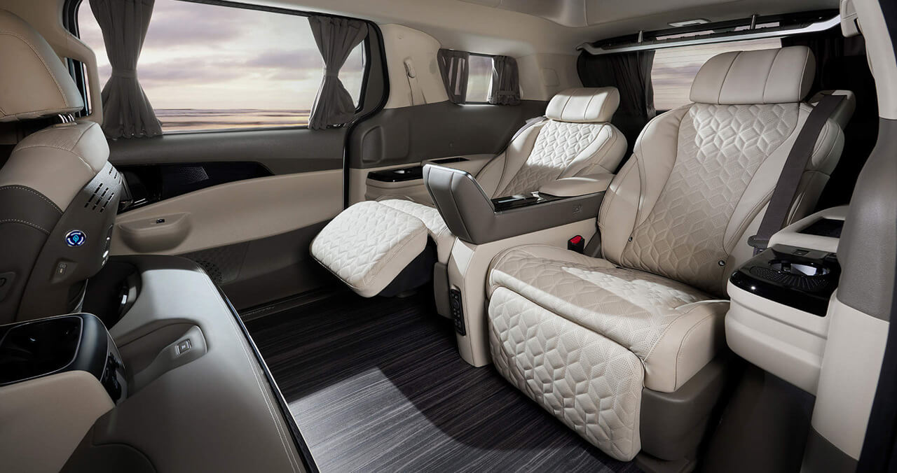 2025년 기아 카니발 하이브리드 내부