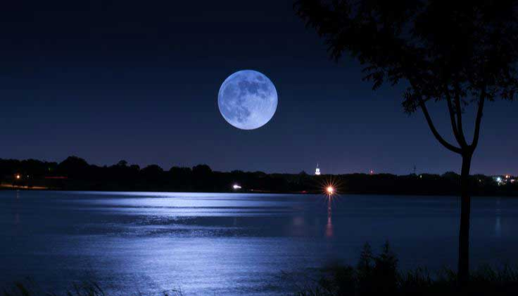 정해 물상 - 호수위의 달의 모습