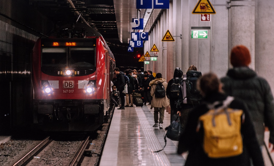 내일로 기차 여행 떠는 모습