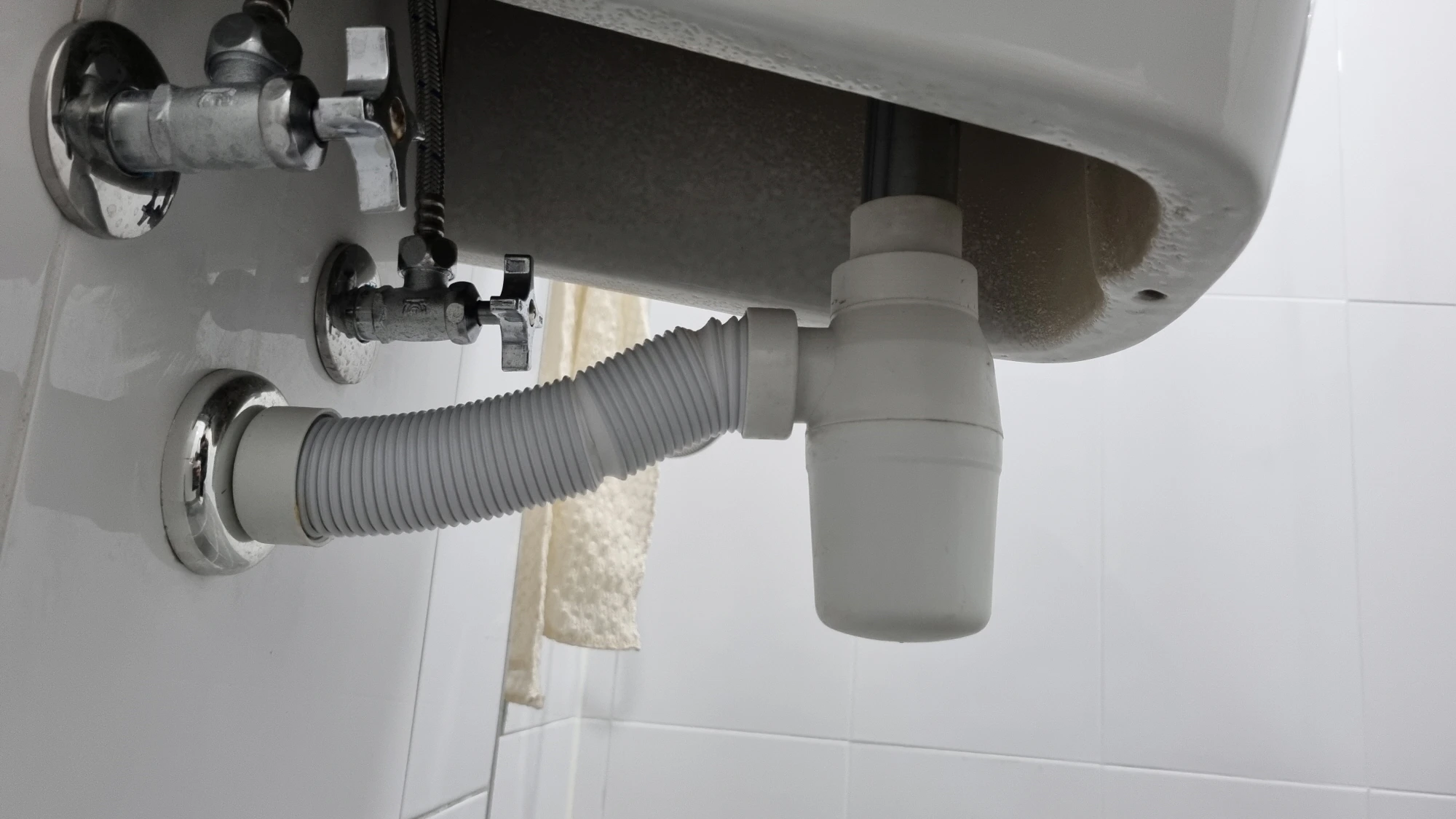 세면대 트랩 조립 모습