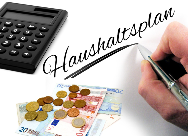 근로·자녀 장려금 안내용 이미지(서류, 계산기, 가계 재정)