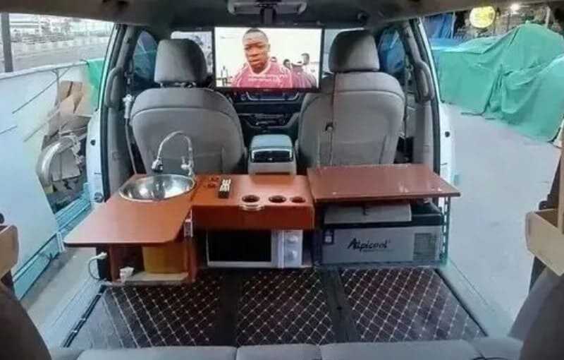 카니발 캠핑카