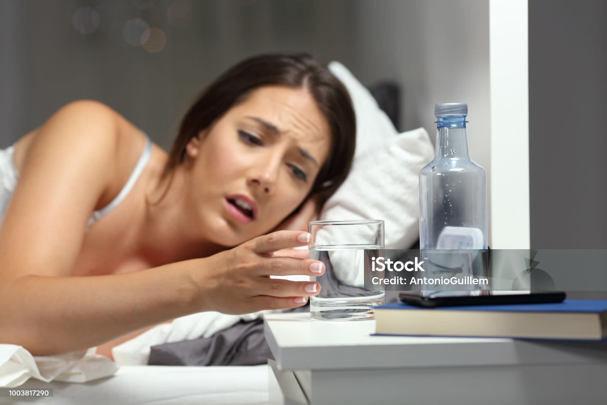 수면 중 탈수와 수면의 질: 밤마다 마셔야 할 물의 비밀