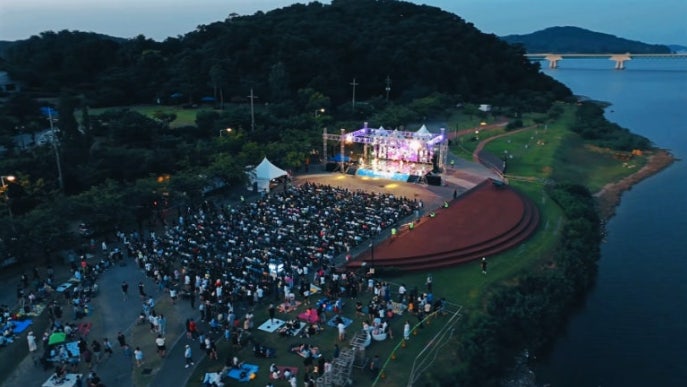 2025 평택호 물빛 축제 – 물과 빛이 어우러지는 환상적인 야간 문화 축제 관련 사진