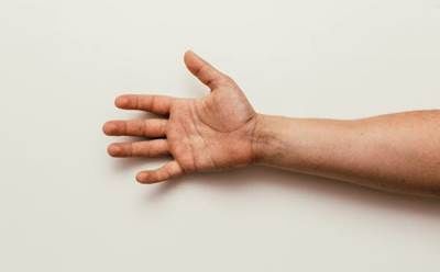 팔뚝이 아픈이유