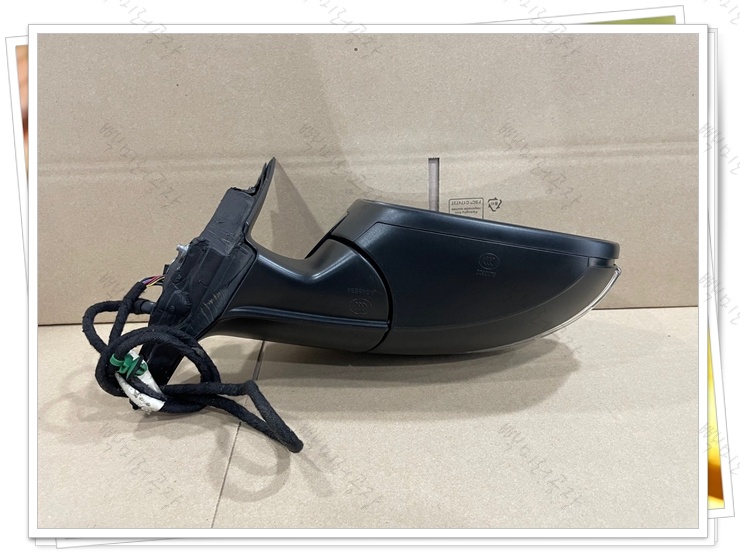 폭스바겐 파사트 중고 사이드미러 하단부