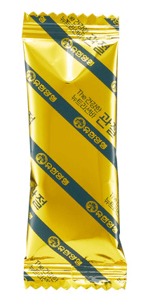 노란색바탕에 파란 사선모양으로 포장된 영양제