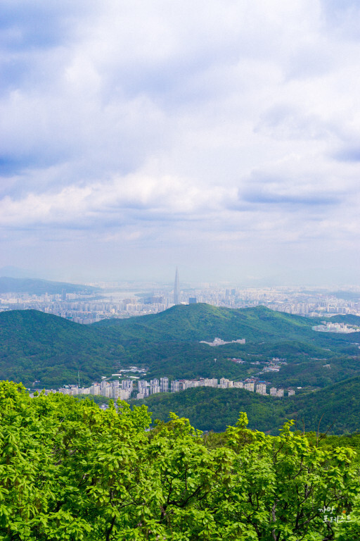 청계산 정상 풍경