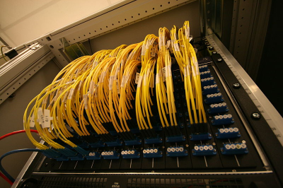 인터넷 교환 지점의 인터넷선들(Cables at an Internet Exchange Point)