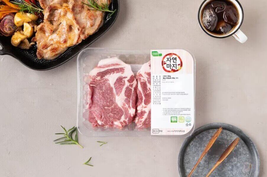 팩에 들어있는 삼겹살