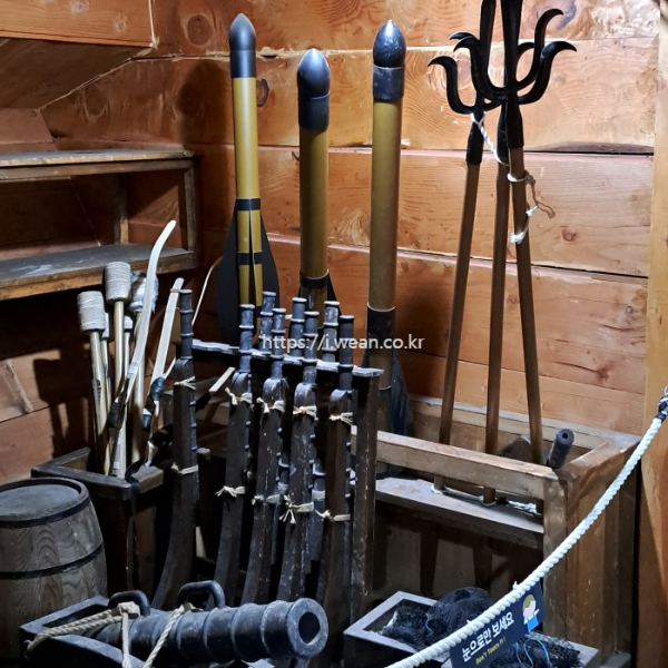 거북선 내부 무기 창고