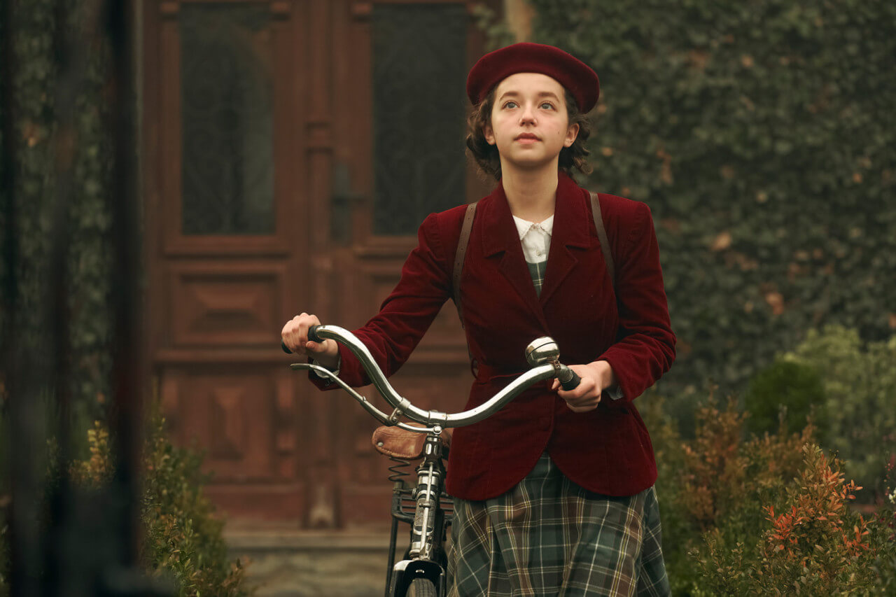 영화 화이트 버드 줄거리 출연진 등장인물 후기