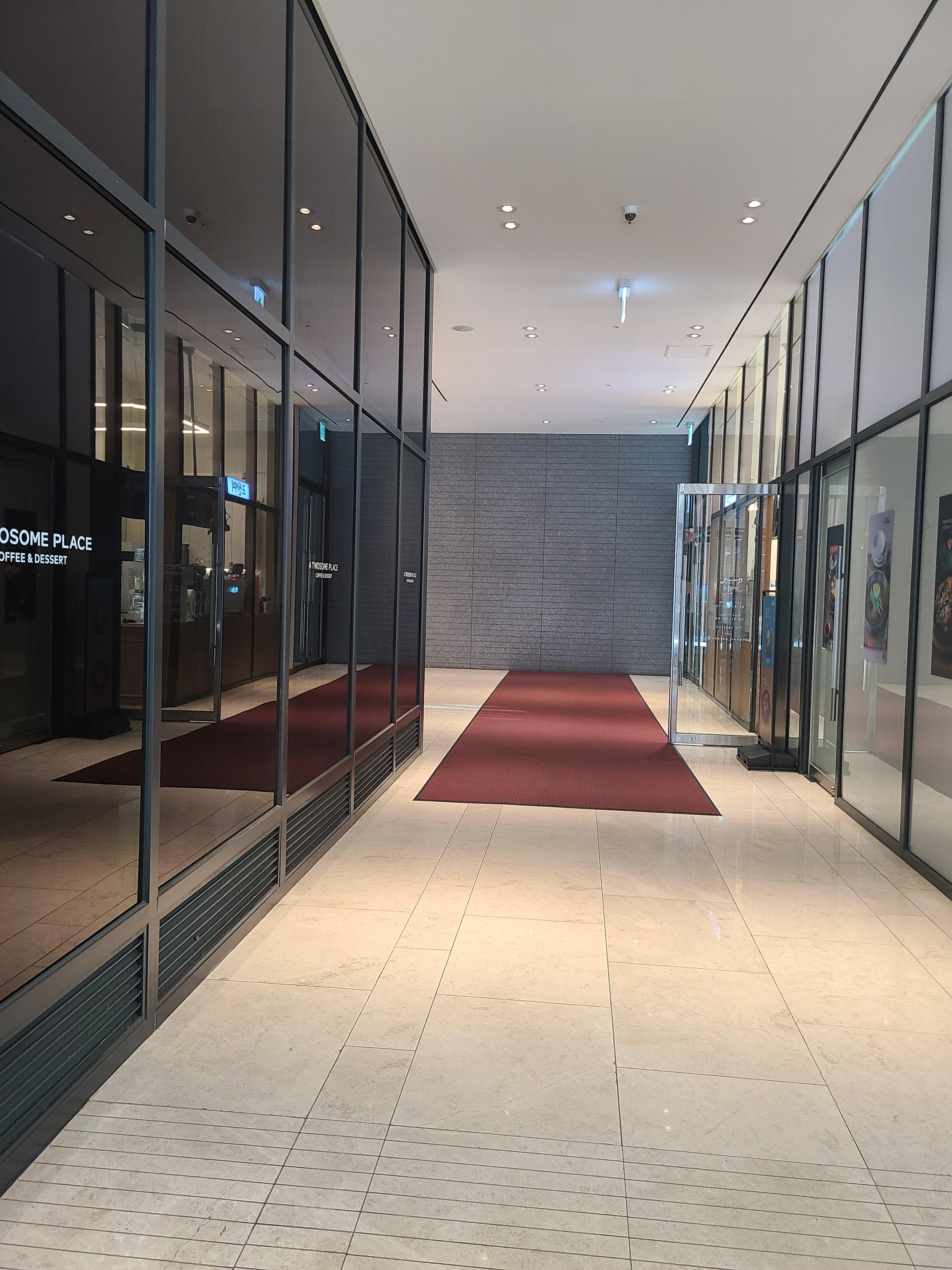 성수 생각공장 데시앙플렉스 내부