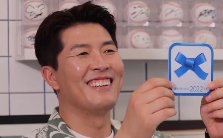 김병현이 과거 운영한 햄버거 식당에서 일하는 모습