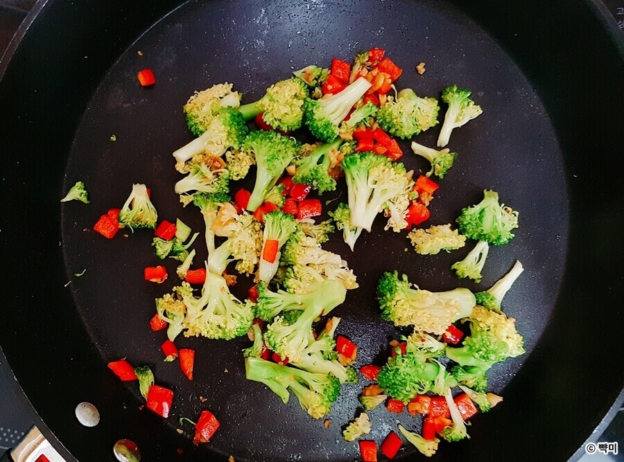 닭안심살-브로콜리-볶음밥-다이어트-요리