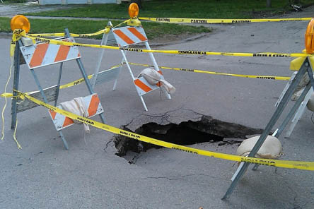 싱크홀-통제라인