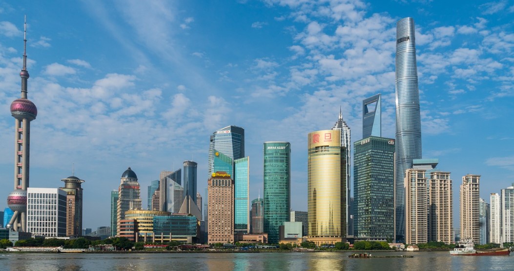 국제도시의 면모를 보이는 상하이 사진입니다.