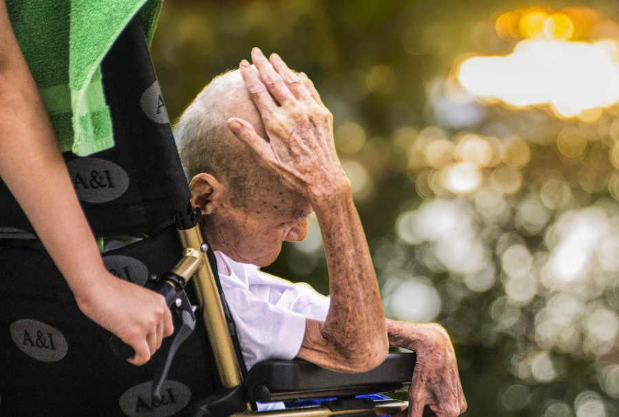 파킨슨 병은 환경적 요인도 있다.