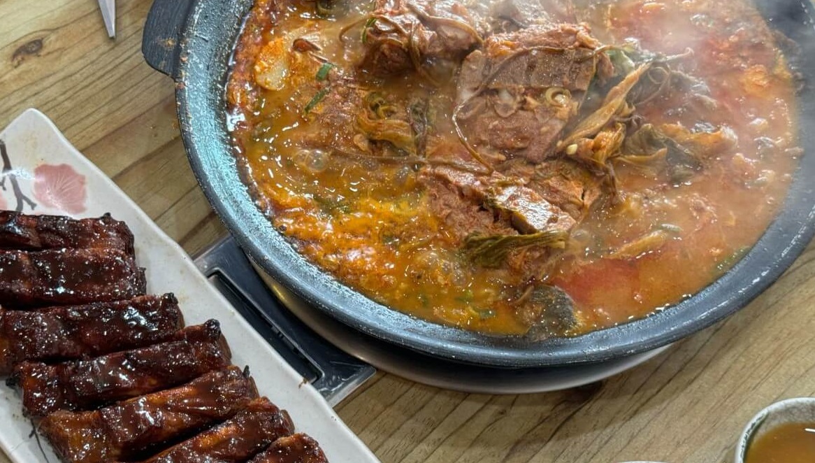 생생정보 2316회 고수의 부엌 부산 기장 고구마순 감자탕 맛집 진팔팔감자탕본점