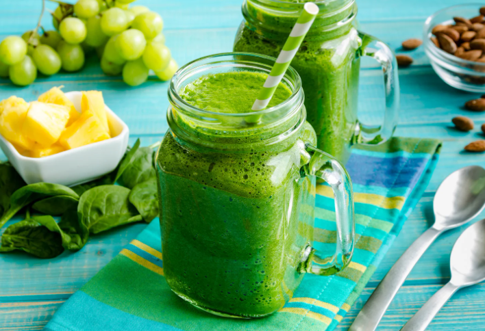 케일스틱을 넣은 스무디