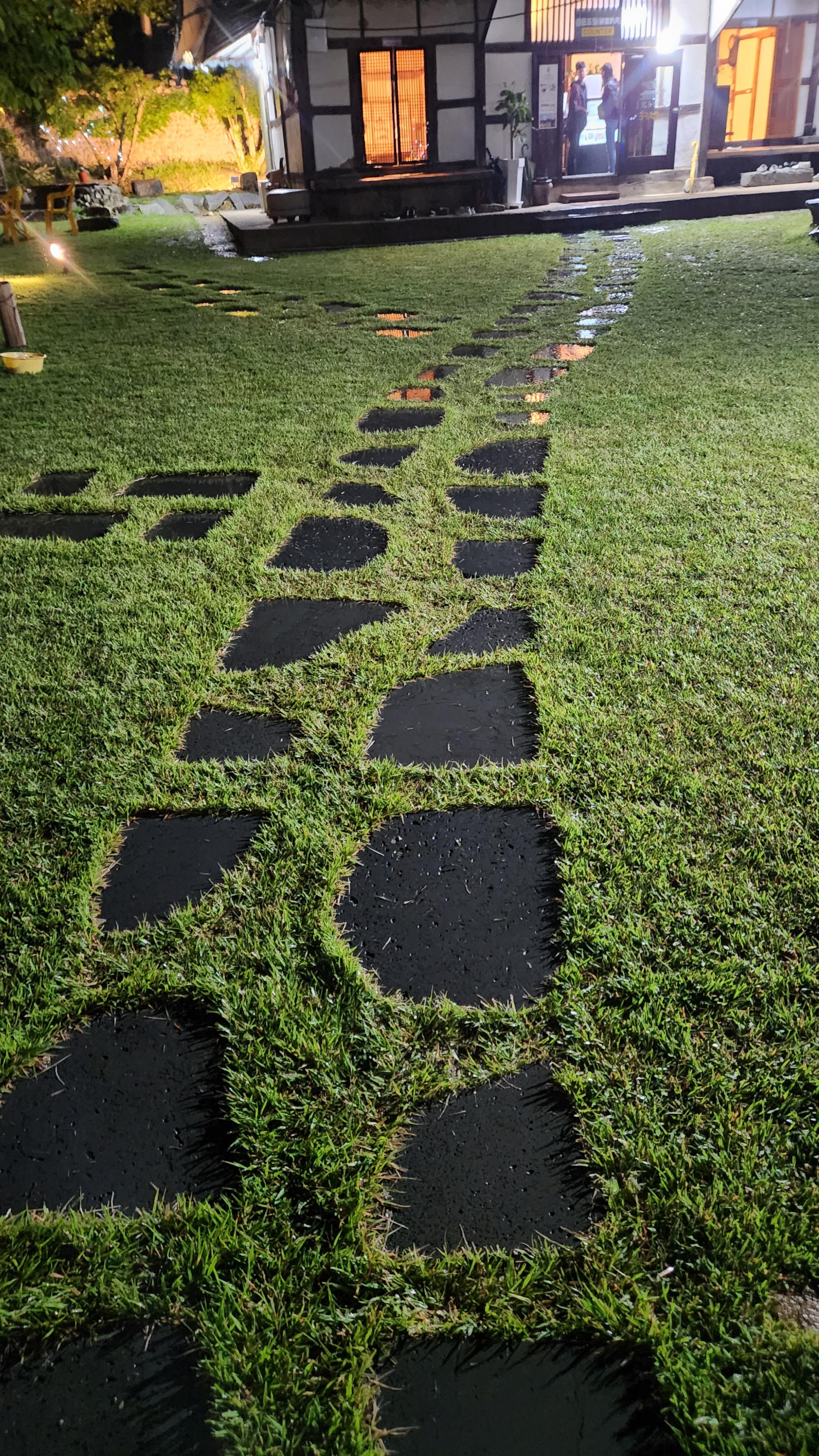 고창 한옥카페 경운장 잔디