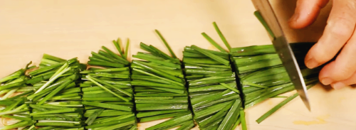 부추 썰어