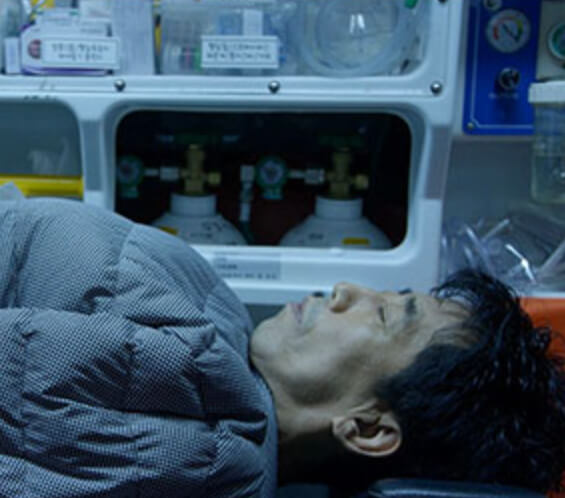 구급차에 실려가는 아빠1