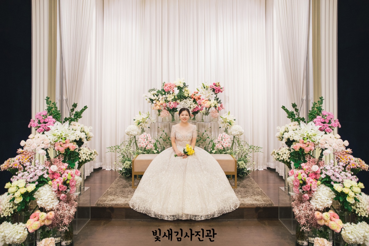 위더스 영등포 본식스냅 펠리체홀 신부대기실 정면 전경