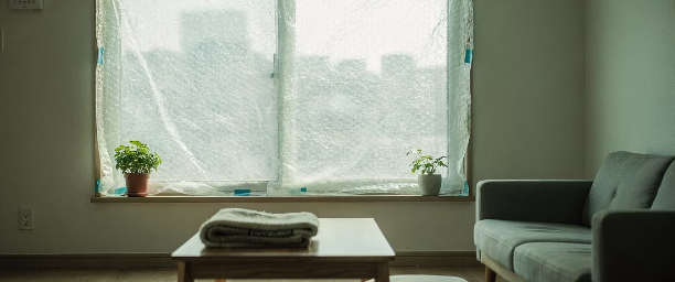 겨울철 아파트 창문 단열용 뽁뽁이