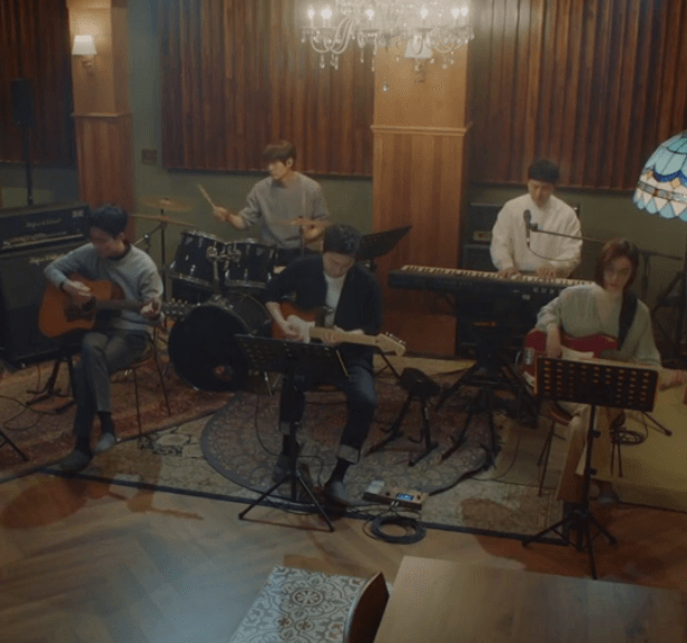 김대명(종이연) - 가을 우체국 앞에서