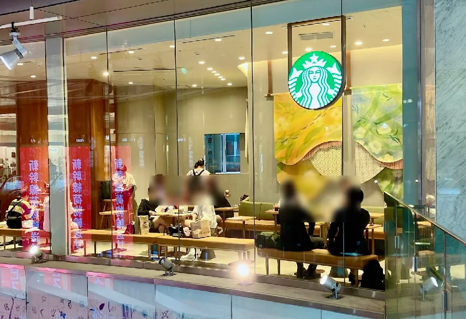 후쿠오카-스타벅스-매장-추천-하카타역점-아뮤-플라자-외관