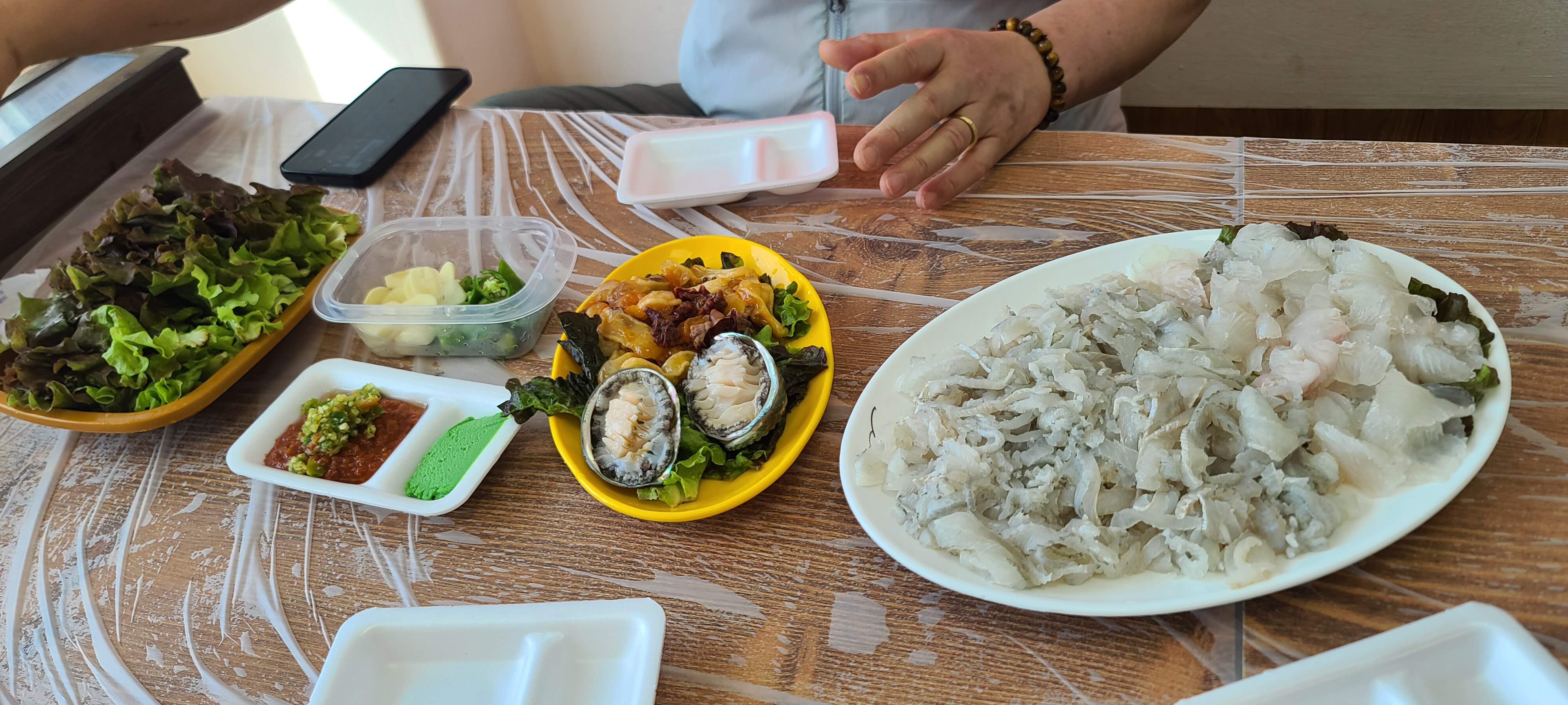 강원도 활어회 물치항회센터 도다리회 광어회 물치항 주차장 회센타입구 한산한 회센터 메뉴판 상차림