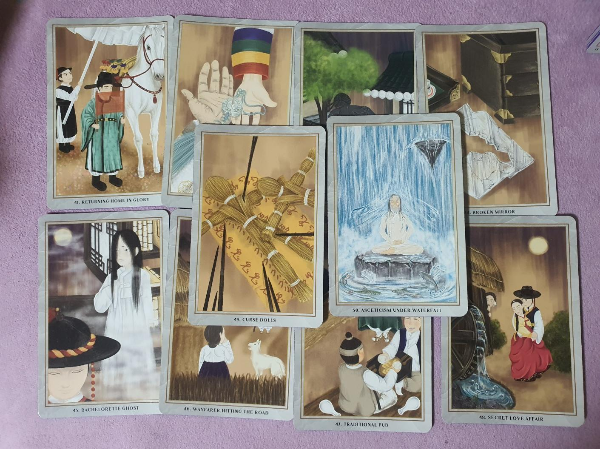 민속생활이 담긴 타로 카드