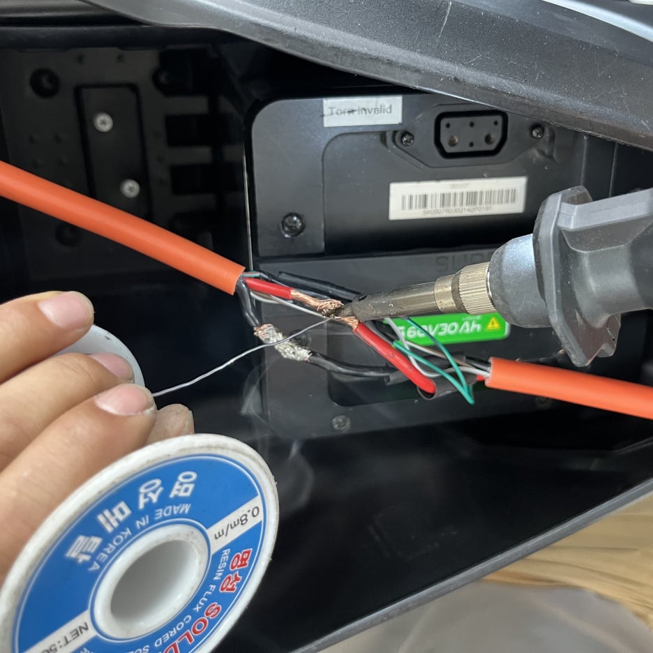 전기오토바이 수리: 슈퍼쏘코 TC-배터리 전원선 납땜&#44; SUPERSOCO AS&#44; 수원 화성 동탄 오산 광교 용인 안양 안산 분당 군포 평택