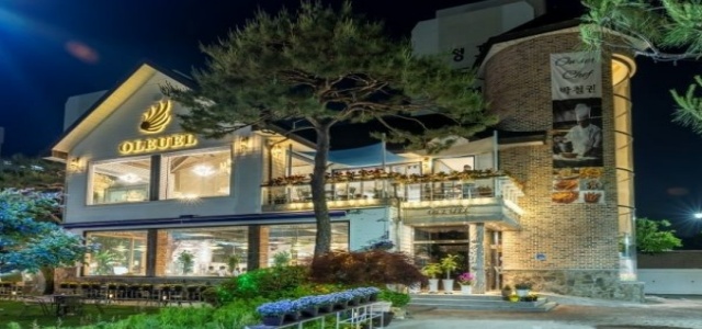 연예인이 자주 찾는 천안 성거읍 오르엘크리스탈 카페 야경