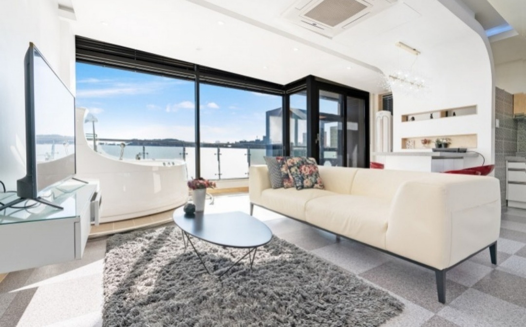 쉼펜션 쉼2호 거실