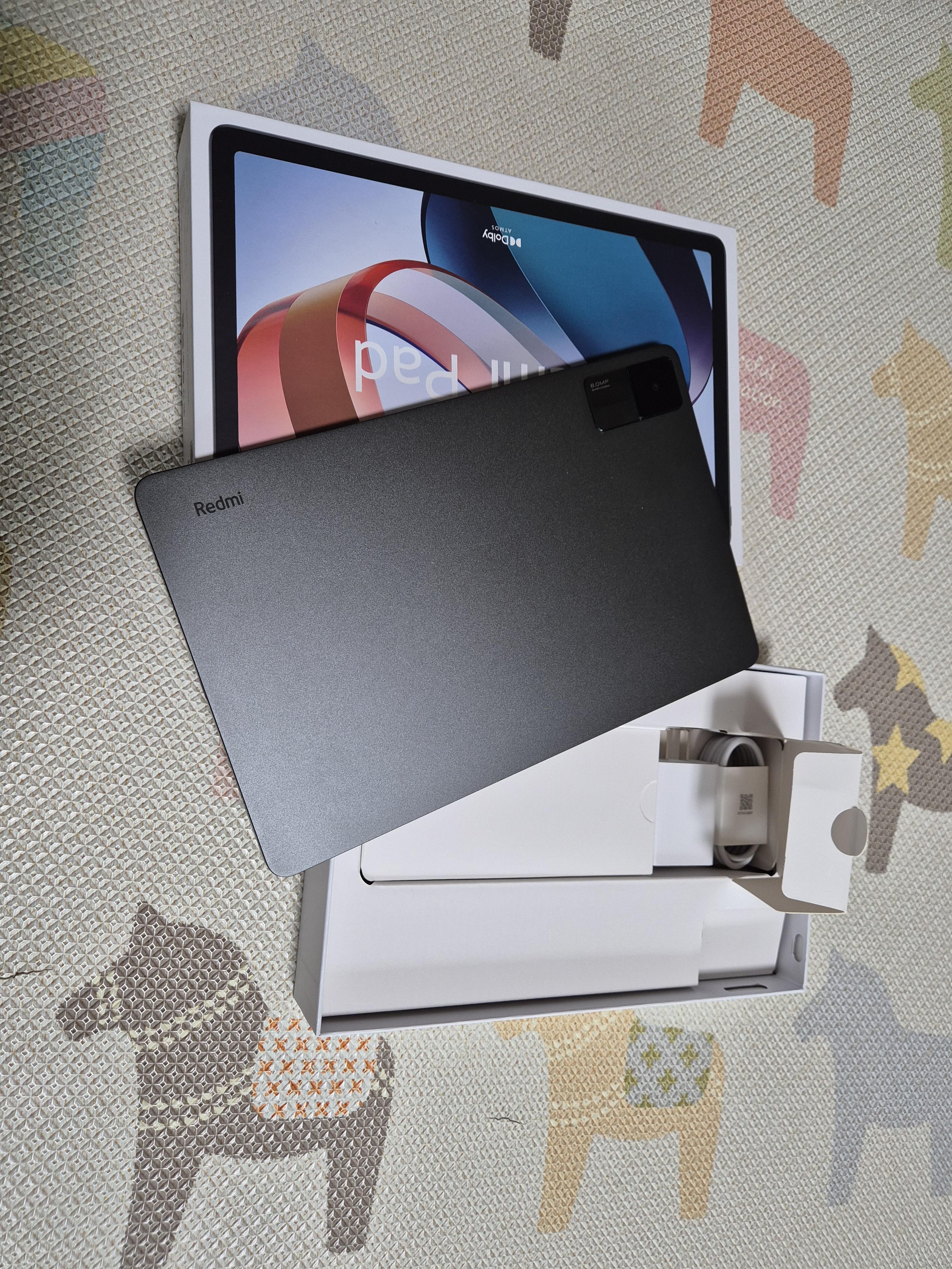 샤오미 레드미패드 10.6 후면 디자인